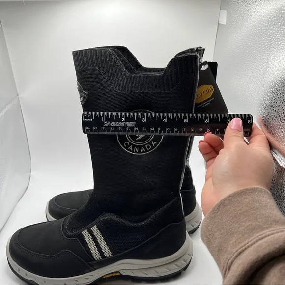 NWOB Santana Canada snow boots featuring a Vibram outsole size 37 US7 black tall - Picture 2 of 8